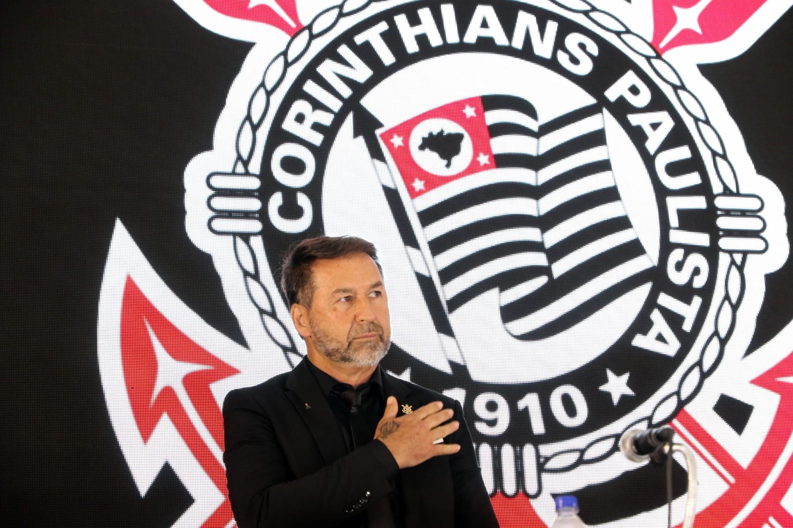 Corinthians tem de explicar tintim por tintim sobre os R$ 25,2 milhões de comissão da VaideBet
