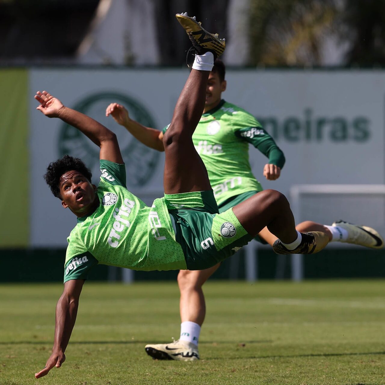 Endrick leva consigo um pedacinho do torcedor e do futebol brasileiro
