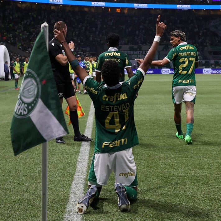 Foi um erro vender Estêvão: Palmeiras precisa mais do garoto do que dos R$ 380 milhões