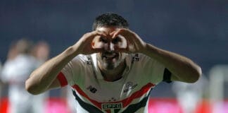 Diante de 60 mil torcedores e renda de R$ 5,7 milhões, São Paulo avança na Libertadores e vai pegar o Botafogo