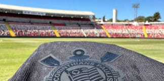 Corinthians se ‘recusa a abandonar’ a Sul-Americana para focar no Brasileirão, bate Bragantino e encaminha vaga