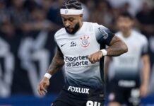 Corinthians cede à pressão e reabre conversas para renovar com Memphis Depay