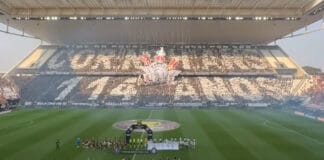 Corinthians ganha do Flamengo no dia dos seus 114 anos de vida com três expulsões em Itaquera