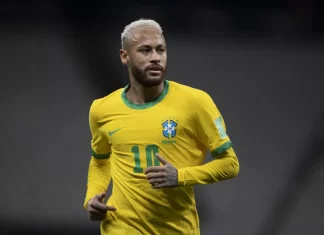 Neymar cresce com a camisa do Santos, retoma o sorriso e escreve roteiro para voltar à seleção