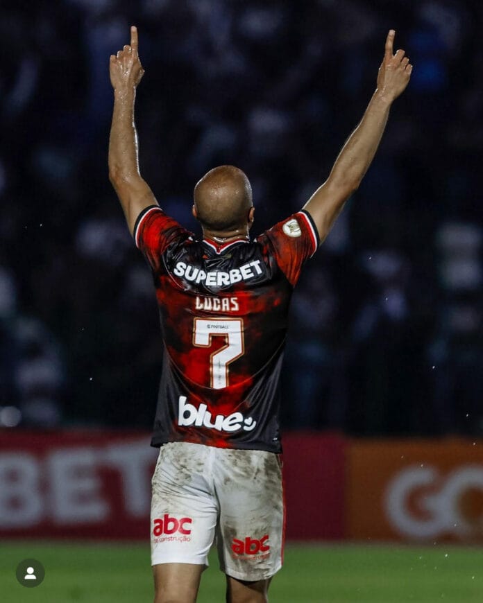 Lucas 2 gols Vasco SPFC