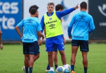 Grêmio se salva dos riscos de cair e Renato Gaúcho impede jogadores de darem entrevistas
