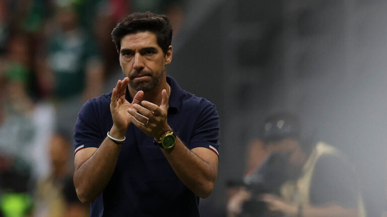 ‘O Palmeiras não precisa fazer absolutamente nada’, disse Abel sobre sua renovação
