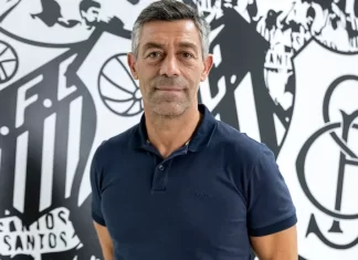 Caixinha complica sua situação no Santos ao ser expulso do clássico com o São Paulo com 6 minutos