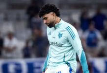 Gabigol é declarado ‘culpado’ para cruzeirenses e tem grafite em sua homenagem atacado na Toca 1