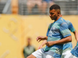 Mbappé é cobrado no Real Madrid enquanto vê o ‘seu’ PSG comemorar mais um título francês