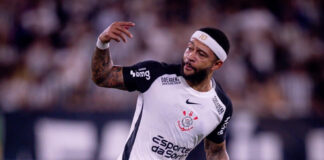 Corinthians encaminha renovação de Memphis com redução salarial de R$ 4 milhões para R$ 2 milhões