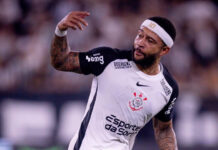 Queda salarial e cláusula de R$ 77 milhões travam renovação de Memphis com o Corinthians