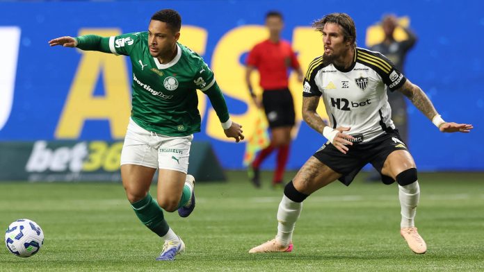 Vitor Roque Lyanco Palmeiras