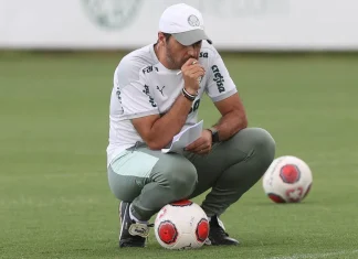 Pontos no bolso, futebol na gaveta: o paradoxo do Palmeiras que ganha, mas não encanta a torcida