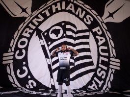Ao invés de ceder aos demônios que assombram o Corinthians, Memphis Depay os convida para dançar