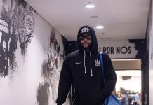 Quem o Corinthians deve pagar primeiro? Elenco? Memphis Depay? Transfer ban?