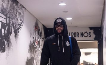 Quem o Corinthians deve pagar primeiro? Elenco? Memphis Depay? Transfer ban?