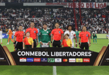 Abel vê o Palmeiras tomar uma surra da LDU e não consegue arrumar o time