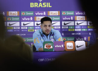 Vitor Roque fala sobre saúde mental, elogia Abel e projeta retorno à Europa