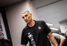 Vojvoda reconhece erros, lamenta empate fora dos planos na volta de Neymar, mas não joga a toalha