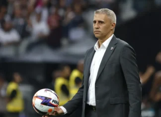 Herdeiro de Gallardo? Jornal aponta Crespo como favorito para assumir o River Plate. Mas não vai