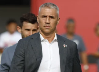 Crespo: “Temos que reforçar com cinco, seis jogadores, por números, porque precisamos”