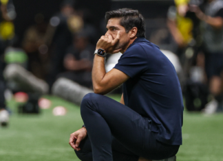 Abel vê Palmeiras superior, lamenta chances perdidas e valoriza empate na Arena MRV