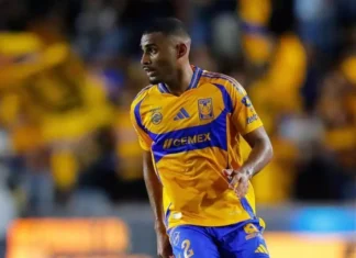 Com Nino mais distante, Abel pede ao Palmeiras para buscar outras opções para a zaga