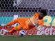 Na fé, no sofrimento e nas mãos de Hugo, o Corinthians segue vivo na busca do bicampeonato