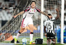 Flamengo domina Botafogo desde o primeiro minuto e vence clássico sob o olhar de Ancelotti