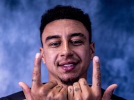 Após 136 minutos sem um chute a gol, Lingard desencanta e dá vitória ao Corinthians na estreia