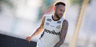Neymar: jogador foi poupado em jogo contra Mirassol, mas retorna aos holofotes em confronto com Corinthians / Santos
