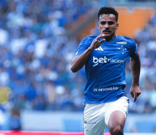 Kaiki Bruno entra no radar do Flamengo como prioridade para herdar a lateral-esquerda