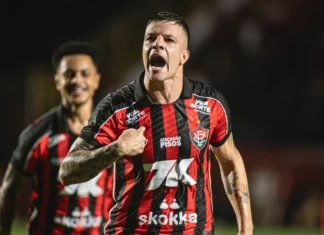 Vitória domina Atlético-MG no Barradão, manda o rival Mineiro para o divã e sobe na tabela