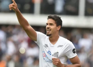 Santos confia sua zaga a Veríssimo contra o Inter: derrota pode custar queda de Vojvoda