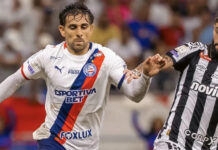 Santos faz dois gols com Rollheiser no 1º tempo, mas vacila e permite reação do Bahia