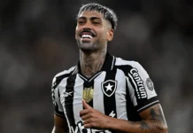 Palmeiras acelera negociação com Alexander Barboza, do Botafogo, por R$ 20 milhões. O ‘sim’ já foi dado