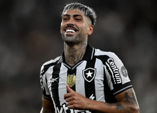 Palmeiras acelera contratação de Alexander Barboza para superar concorrência do Cruzeiro: R$ 20 milhões