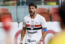 Irritação de Calleri com postura do São Paulo e dos companheiros alivia para Roger após virada