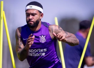 Quais as condições para a permanência de Memphis Depay no Corinthians?