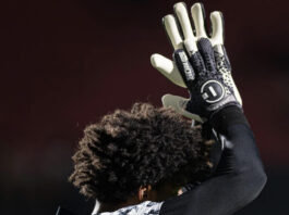 Pelada na Bahia, digna de entrar para o livro dos recordes da ruindade, coloca Corinthians no Z4