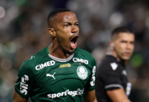 Marlon Freitas decide, Palmeiras bate o Grêmio na Arena Crefisa Barueri e abre vantagem no topo