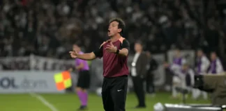 Diniz reencontra o Vasco, de Renato Gaúcho, em jogo decisivo para tirar o seu Corinthians do Z4