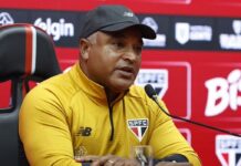 Vítima de rejeição, Roger Machado resiste para honrar sua biografia e orgulhar suas filhas