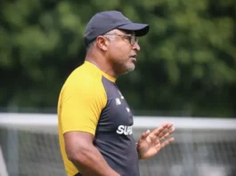 Roger Machado promove mudanças no São Paulo e vai desafiar o Vasco, de Renato, pelas pontas
