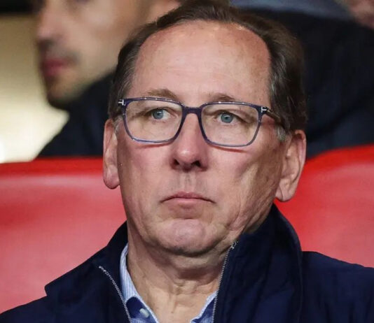 Botafogo, de Textor, sofre novo transfer ban da Fifa e vê dívida bruta chegar a R$ 2,5 bilhões