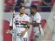 São Paulo transforma vaga na Sul-Americana em respiro antes da pausa para Dorival arrumar a casa São Paulo Autor do primeiro gol e decisivo no segundo, atacante Arthur (à esq.) comemora com o volante Danielzinho após abrir o marcador