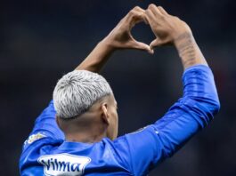 Brasil fecha fase de grupos sem baixas na Libertadores e Sul-Americana Libertadores Camisa dez do Cruzeiro, o meia Matheus Pereira é amor e carinho na comemoração do seu primeiro gol