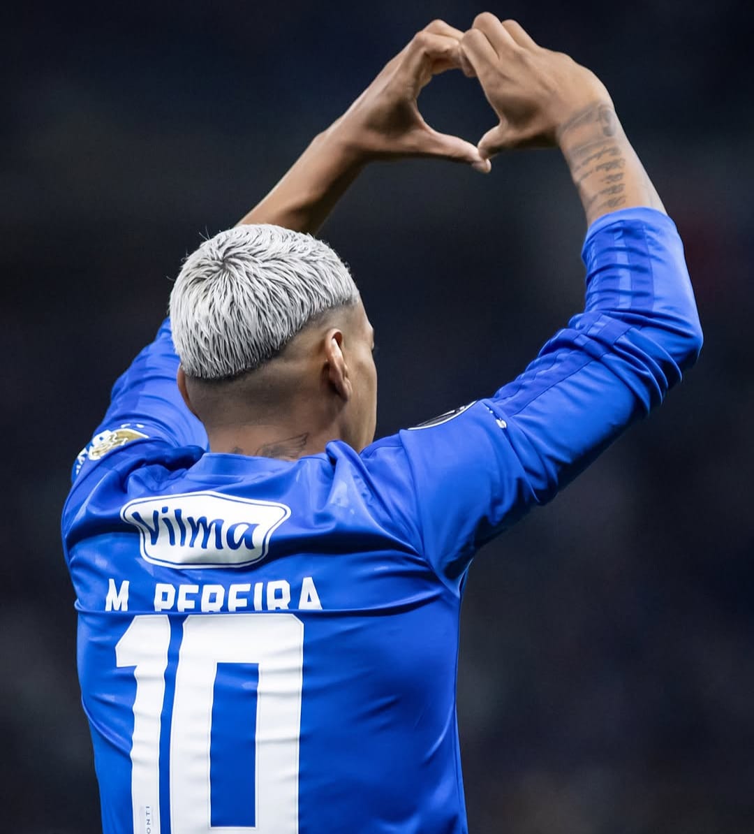 Libertadores Camisa dez do Cruzeiro, o meia Matheus Pereira é amor e carinho na comemoração do seu primeiro gol