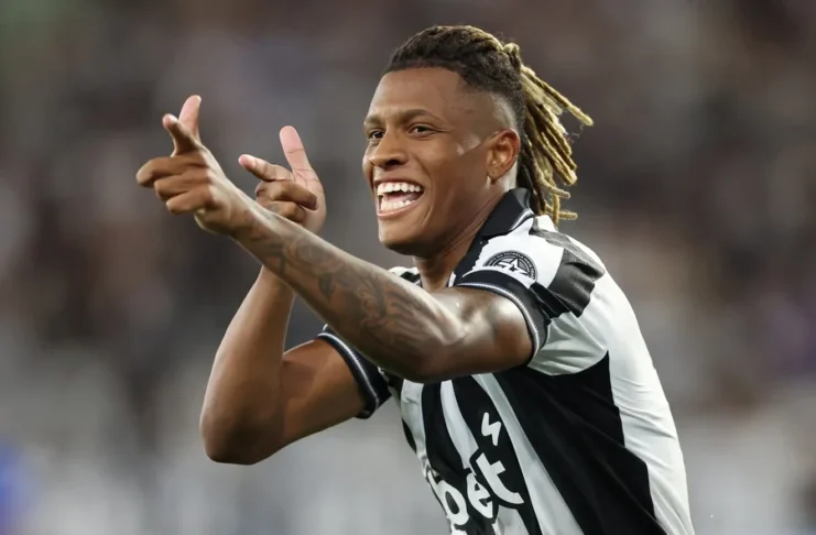 Botafogo quer R$ 200 milhões por Danilo: Palmeiras, Flamengo e clubes da Europa estão de olho